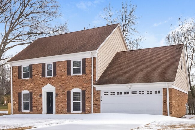 Building Photo - 207 E Pecan Valley St