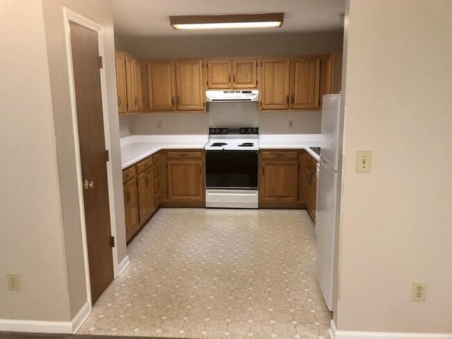 Building Photo - 296 Park Ln