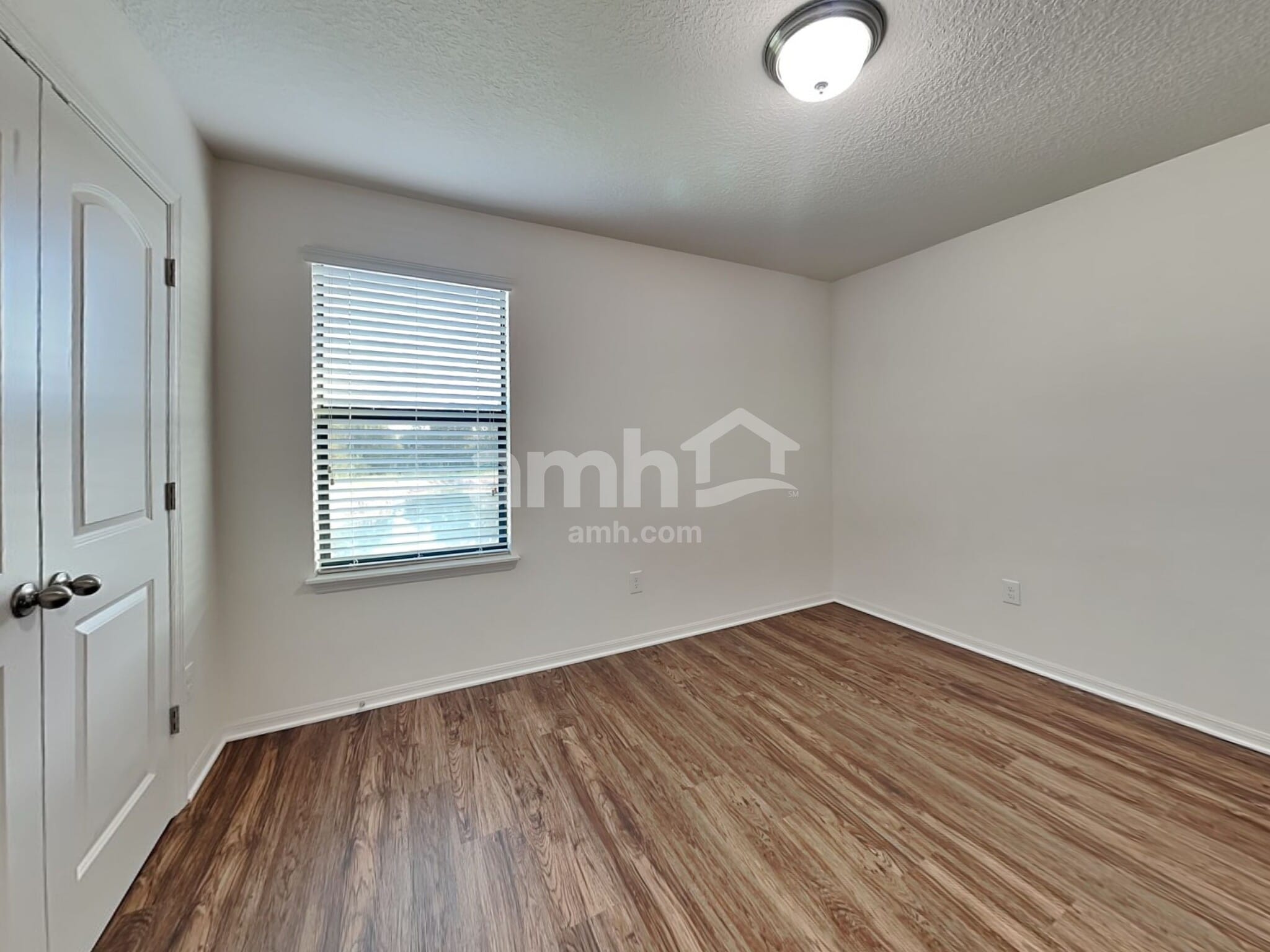 Building Photo - 11870 Thicket Wood Dr