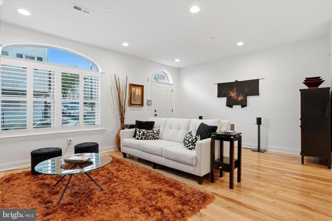 Building Photo - 159 Green Ln