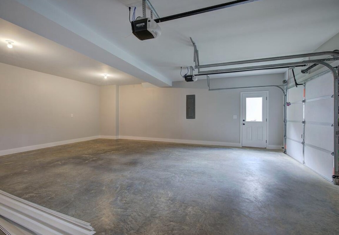 Building Photo - 315 Arbor Cir