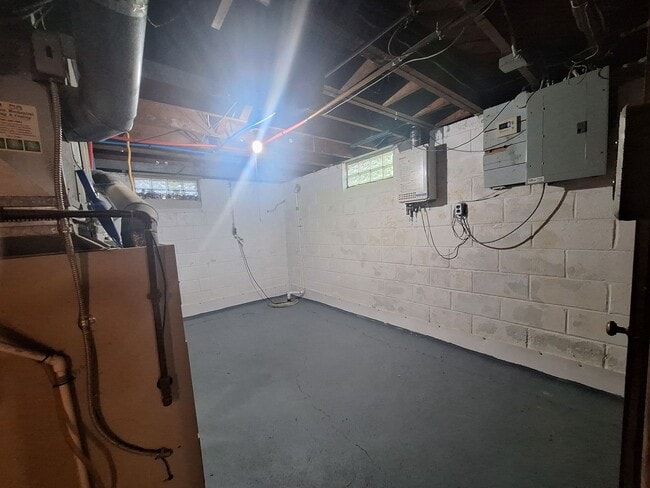 Building Photo - Come see your next home!!  3 bed, 2 bath i...