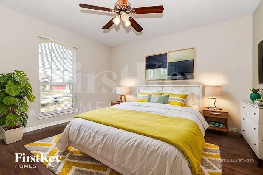 Building Photo - 1818 Willowbrook Dr