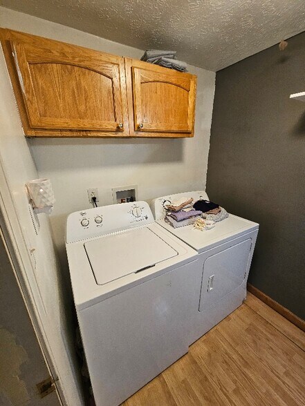 Building Photo - 307 W Clem St