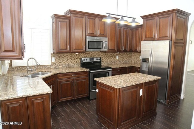 Building Photo - 9014 E Larkspur Dr