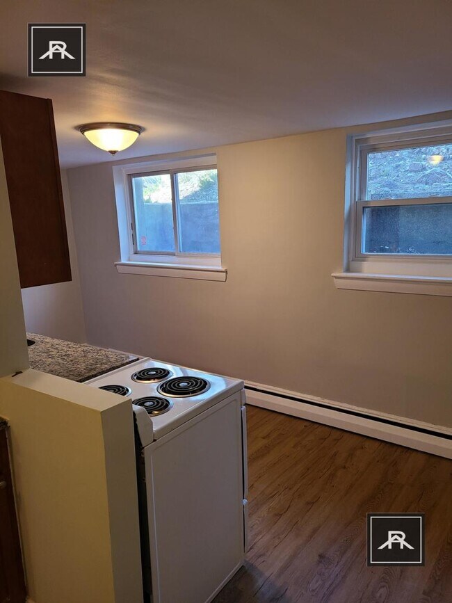 Building Photo - 3 bedroom in Brighton MA 02135