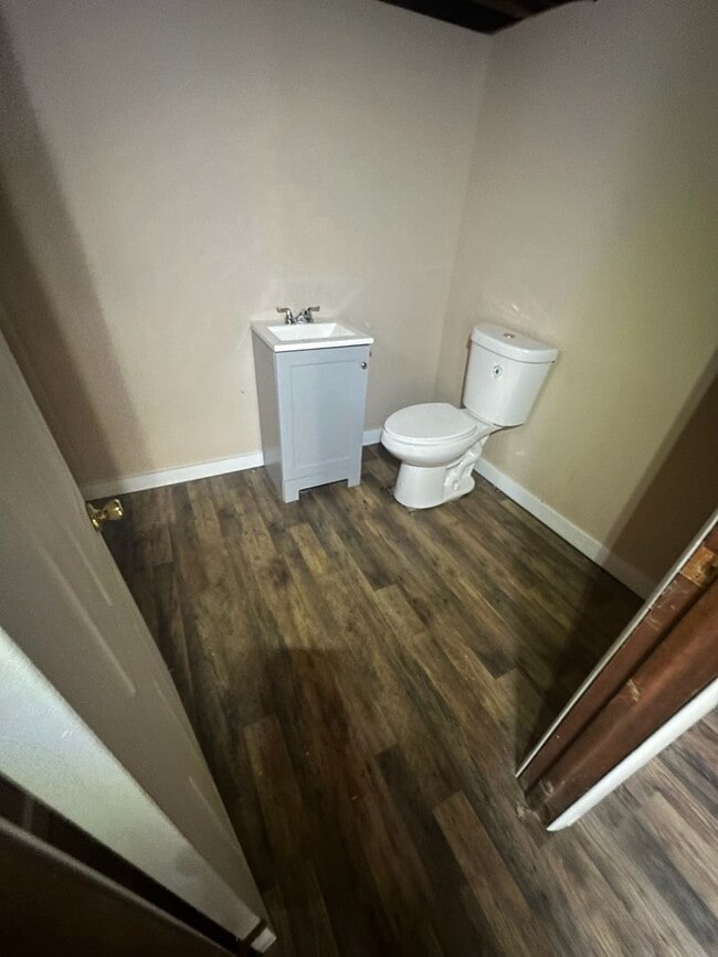 Building Photo - 2 Bed/1.5 Bath Home For Rent on Cynthia Lane - FIRST MONTH FREE WITH 13 MONTH LEASE!