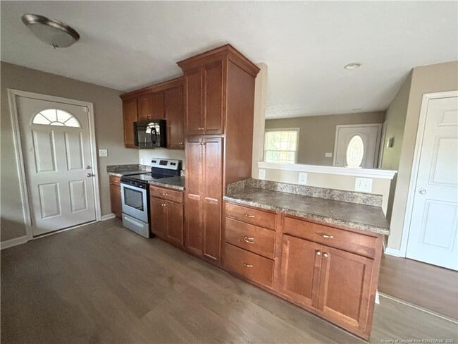 Building Photo - 229 Lansdowne Rd