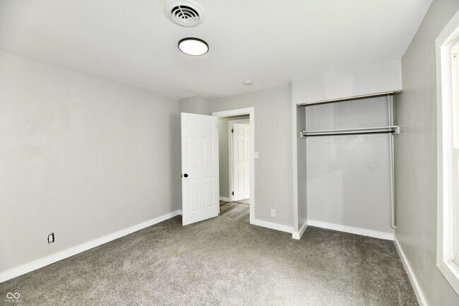 Building Photo - 3550 Eisenhower Dr
