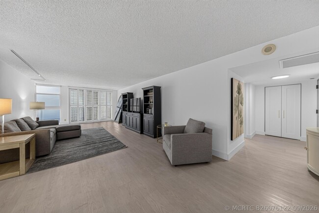Building Photo - 1370 S Ocean Blvd
