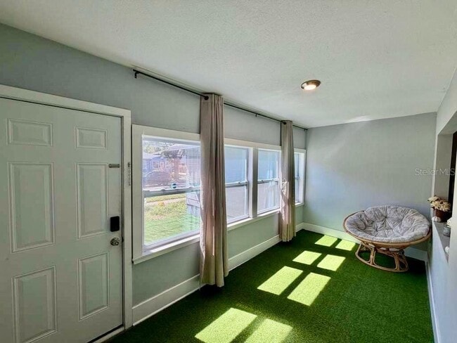 Building Photo - 1761 1/2 13th Ave S