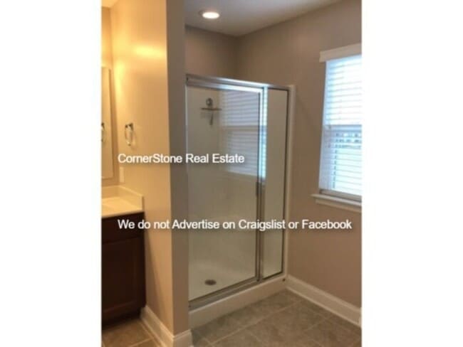 Building Photo - 391 Bison Ln