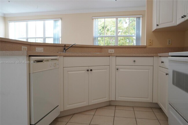 Building Photo - 4404 SW 160th Ave