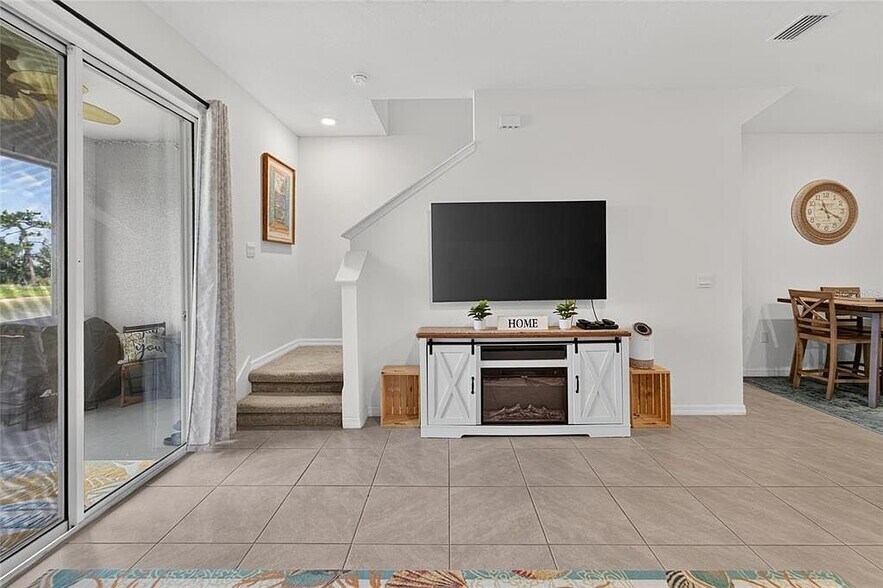 Building Photo - 33046 Major Oak Dr
