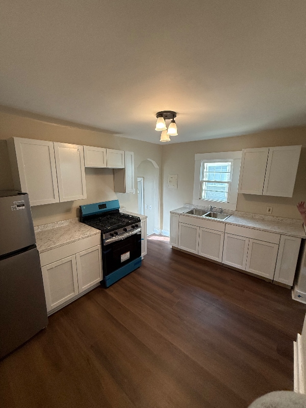 Building Photo - 1317 E Maryland St