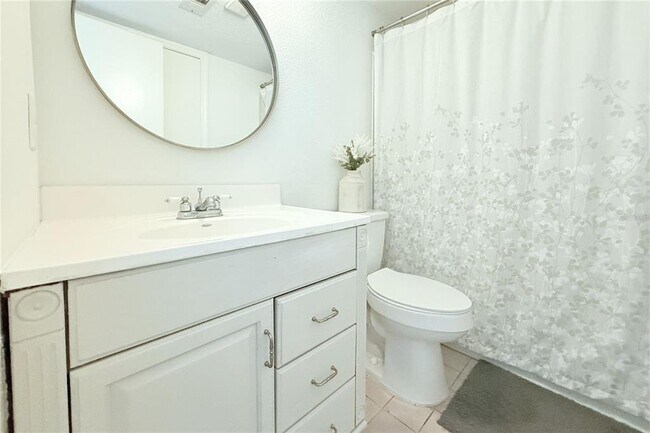 Building Photo - 9481 Highland Oak Dr