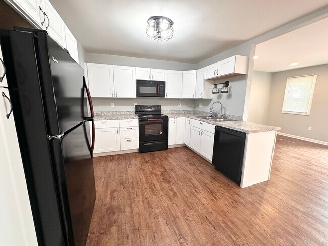 Building Photo - 1636 MacIntosh Way