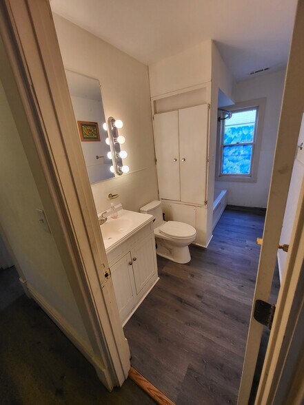 Bathroom - 429 W Cedar St