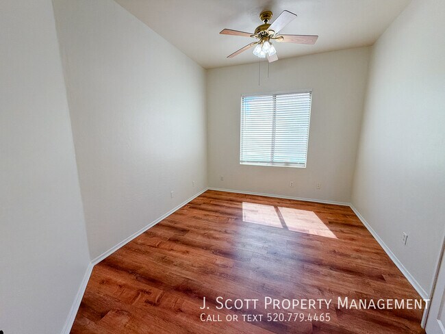 Building Photo - 279 W Desert Ave