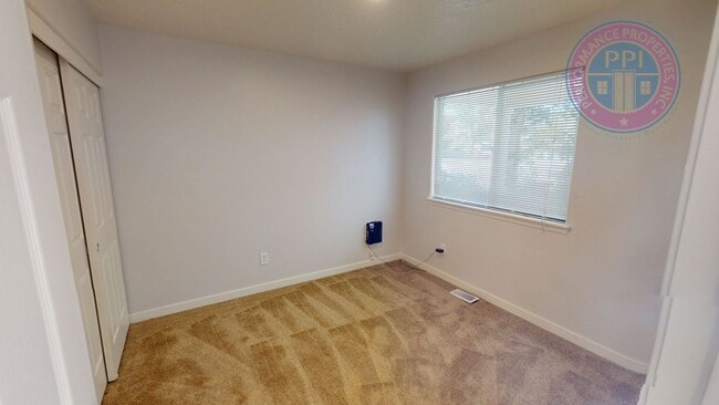 Building Photo - Quiet Living  In Sandy  on Cascadia Villag...