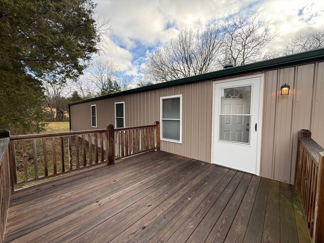 Building Photo - 3 Bedroom 2 Bathroom Home located in Baileyton, TN