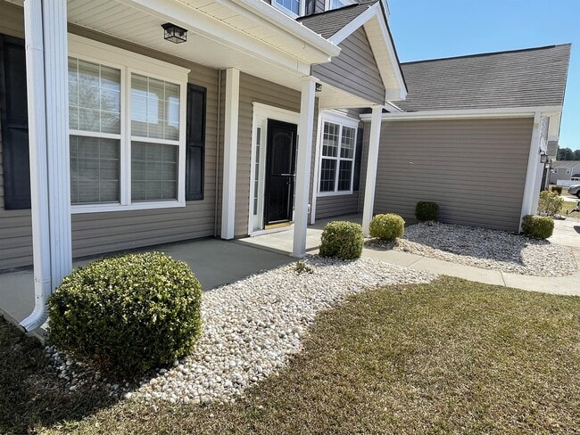 Building Photo - 717 Gazania Ln