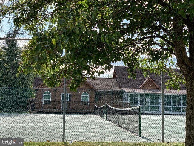 Building Photo - 118 Sycamore Ct