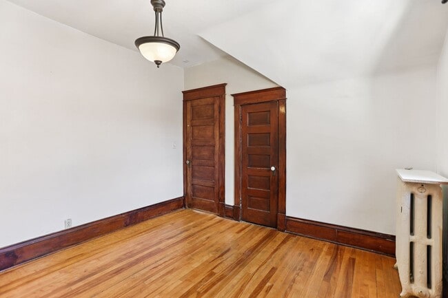 Building Photo - 1253 Ashland Ave