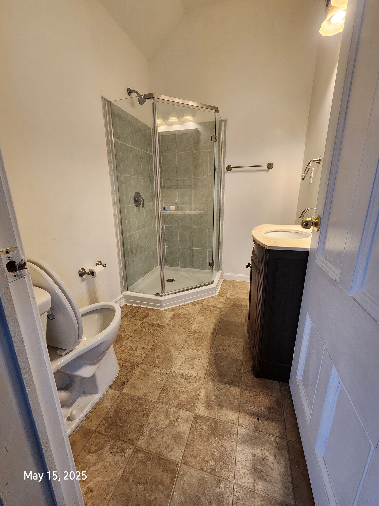 Bath #2 - 1775 Hamilton Ave
