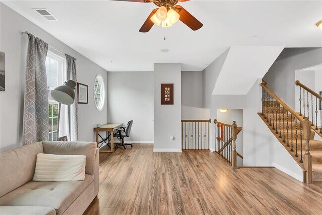 Building Photo - 1503 Pointe View Dr