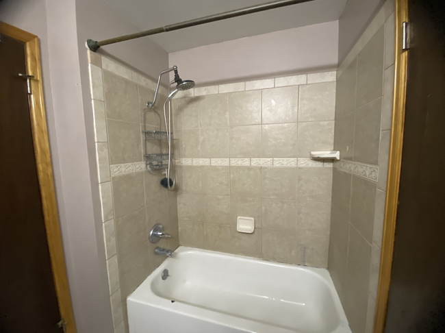 Building Photo - 104 Briarwood Ct