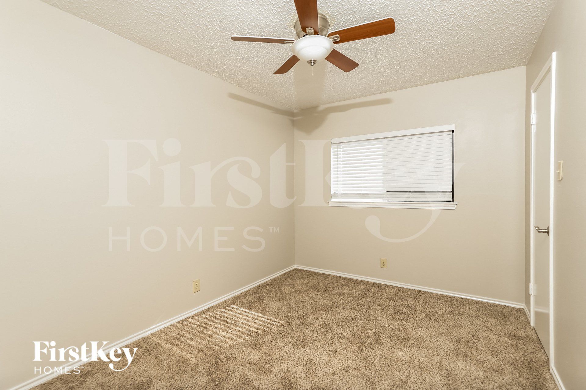 Building Photo - 12514 Redrock Oak