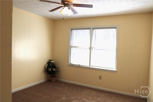 Building Photo - 159 Highland Park Dr