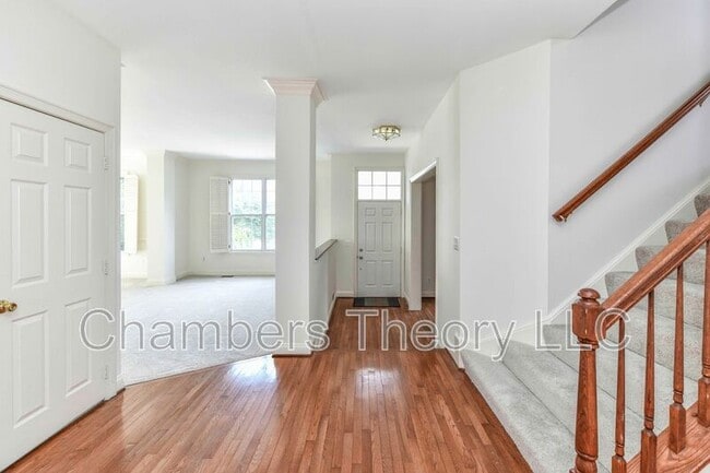 Building Photo - 3105 White Daisy Pl