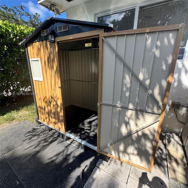 Building Photo - 6157 SW 64th St