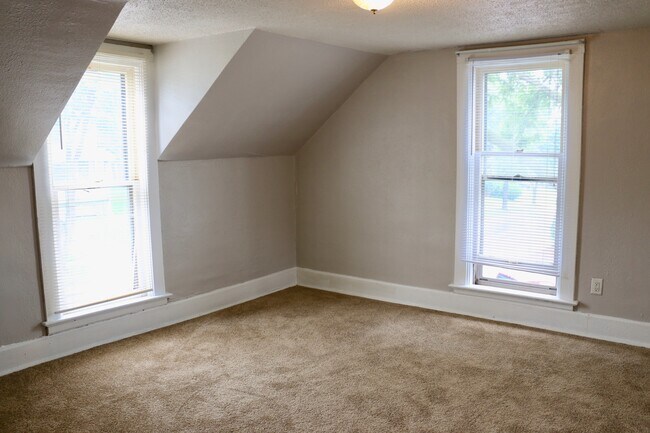 2nd Level Bedroom - 232 Lincoln St