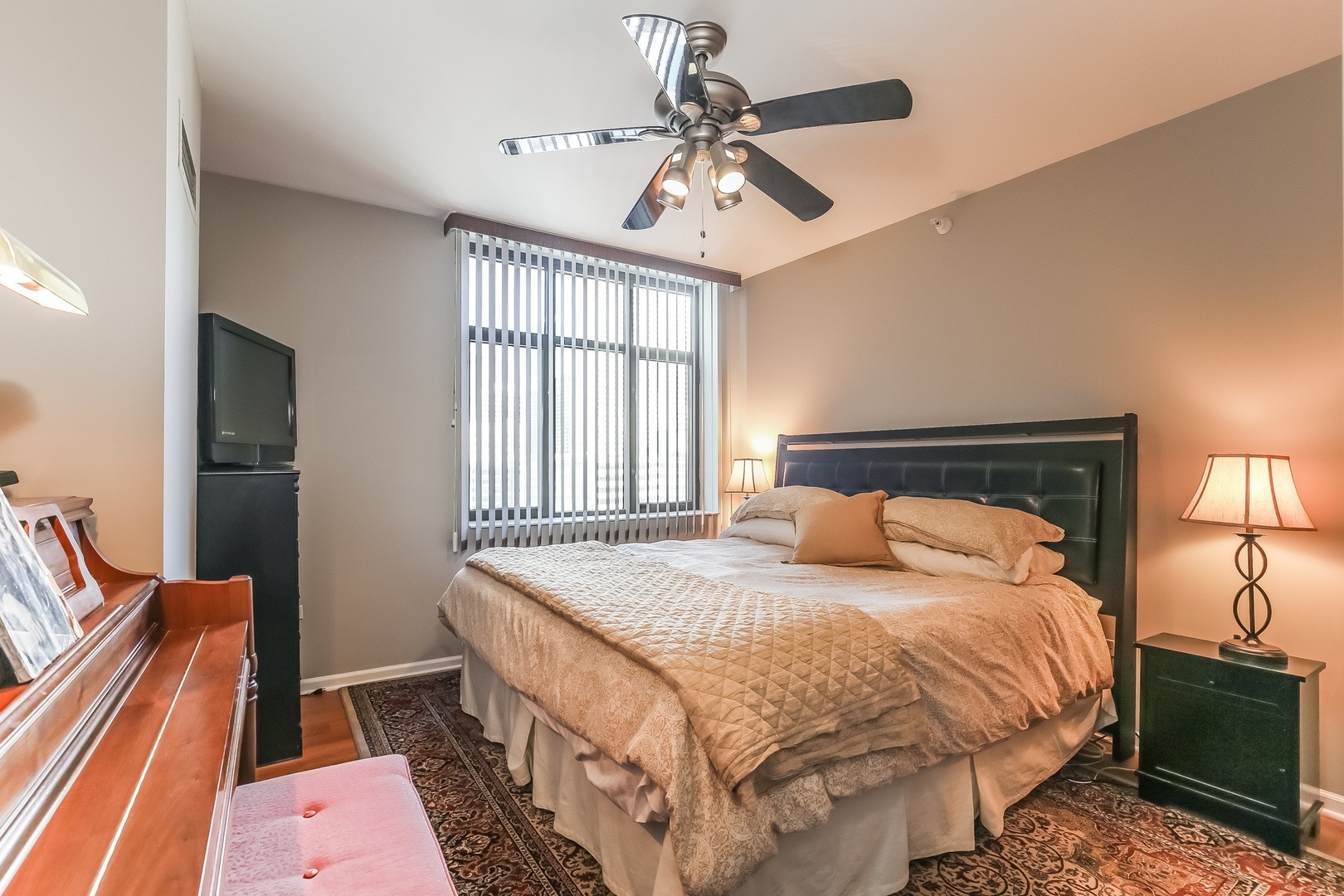 Building Photo - 630 N State St