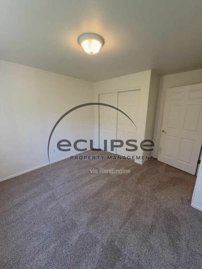 Building Photo - 493 Coronado Way