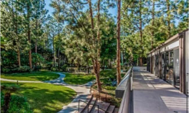 Building Photo - 7777 W 91st St