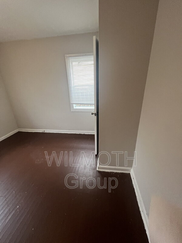 Building Photo - 3915 Hillside Ave