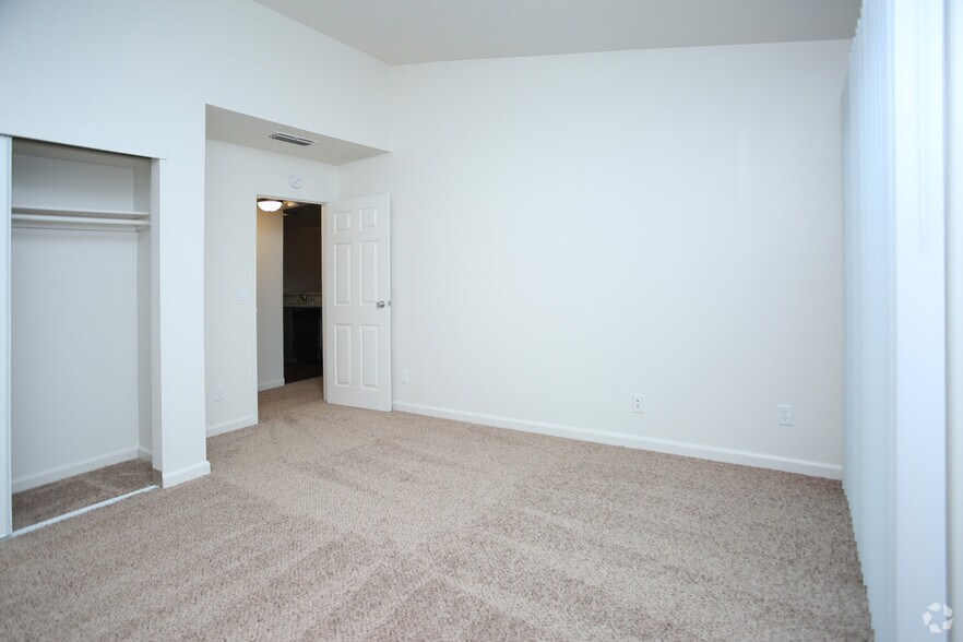 Remodel: 1st Bedroom - Vintage Creek Apartments