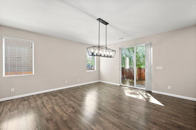 Building Photo - Lacey/Hawks Prairie 4 bedroom 2381 SF home...