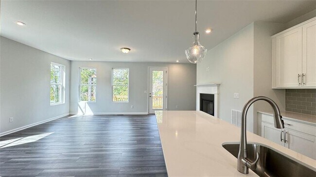 Building Photo - 1479 Creekside Cir NW