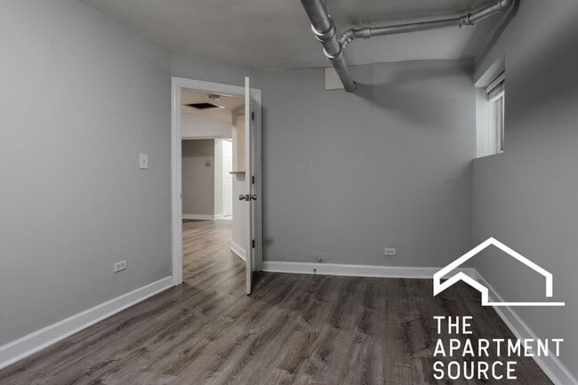 Building Photo - 5051 N Damen Ave