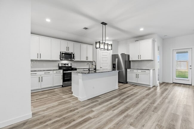 Building Photo - 31514 Avebury Lake Ln