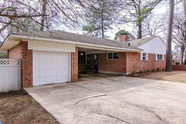 Building Photo - Beautifully Renovated Historic Home with a Large Backyard!