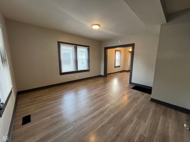 Building Photo - 154 S 9th Ave