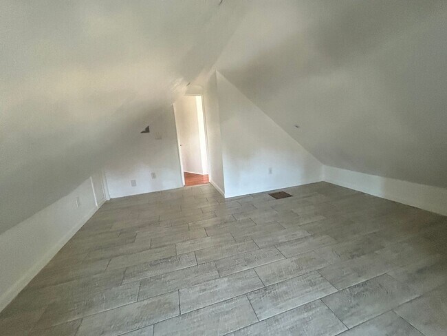 Building Photo - 4 Bedroom/2 Bath Modesto Ca