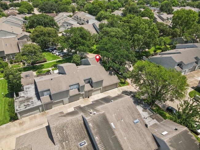 Building Photo - 13002 Greenway Chase Ct