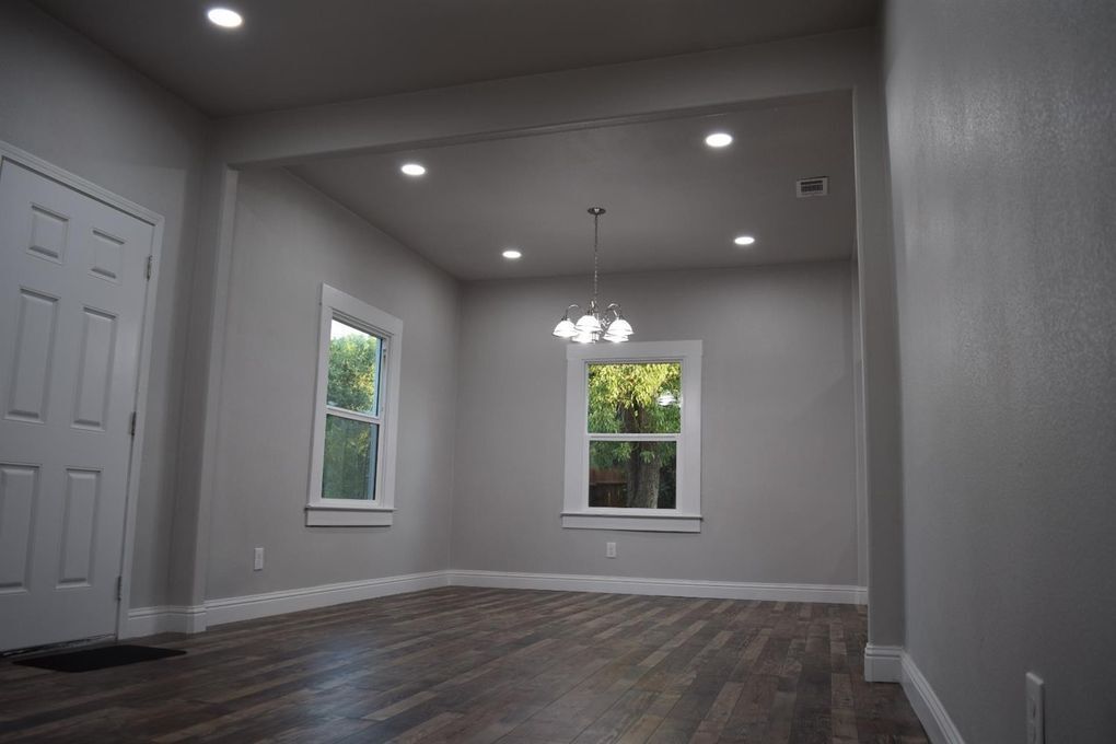 Building Photo - 2601 N Thorne Ave